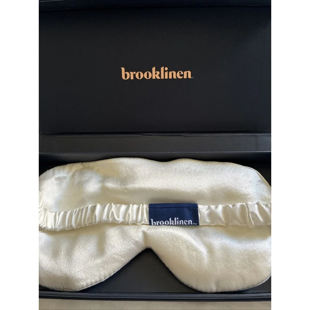 Brooklinen Mulberry Silk SLEEP MASK -  Ivory. New In Box